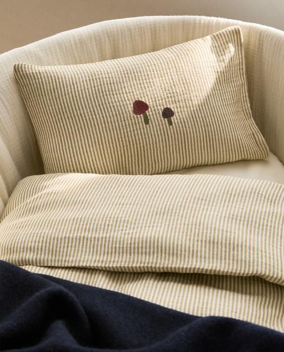 STRIPED MUSLIN MINI COT SHEET SET