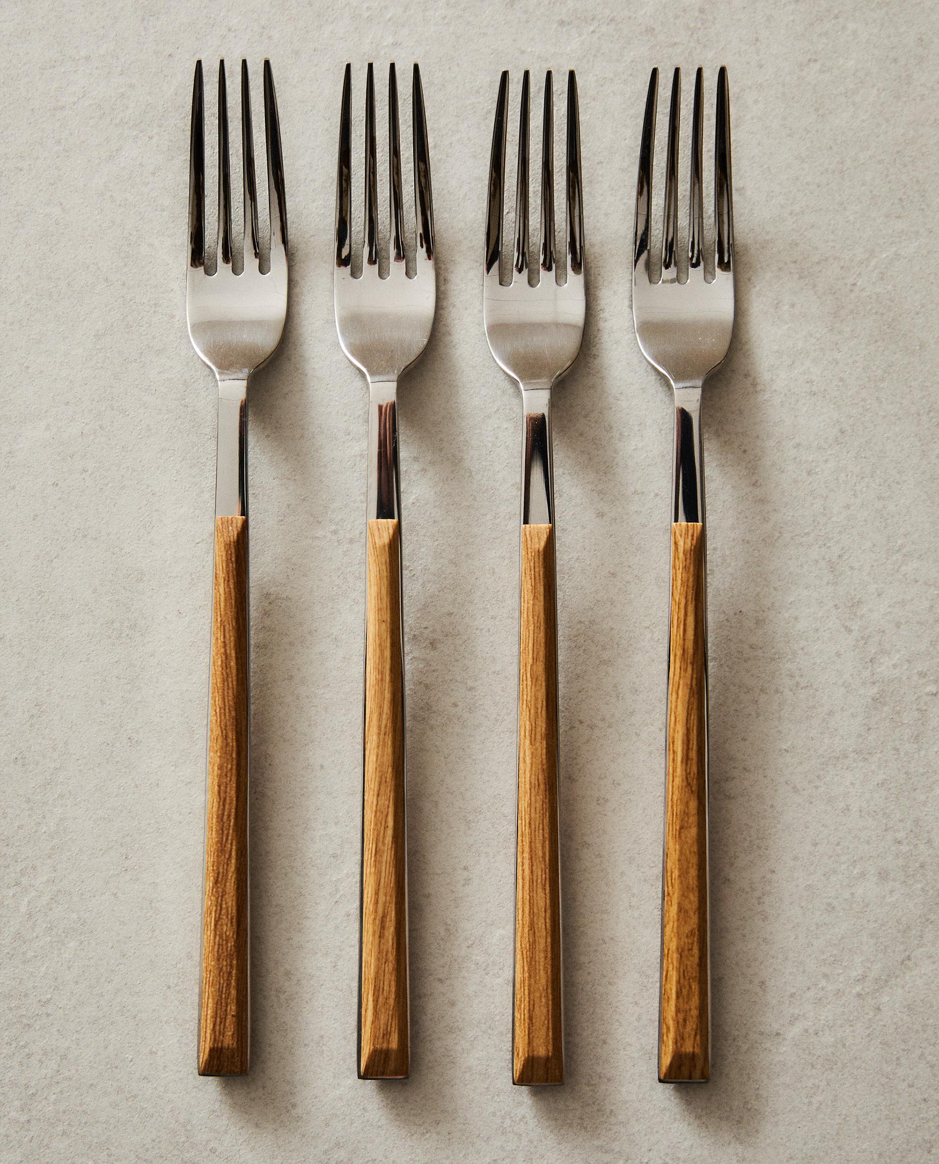 PACK OF FORKS WITH WOOD-EFFECT HANDLES (PACK OF 4) PACK OF FORKS WITH WOOD-EFFECT HANDLES (PACK OF 4)