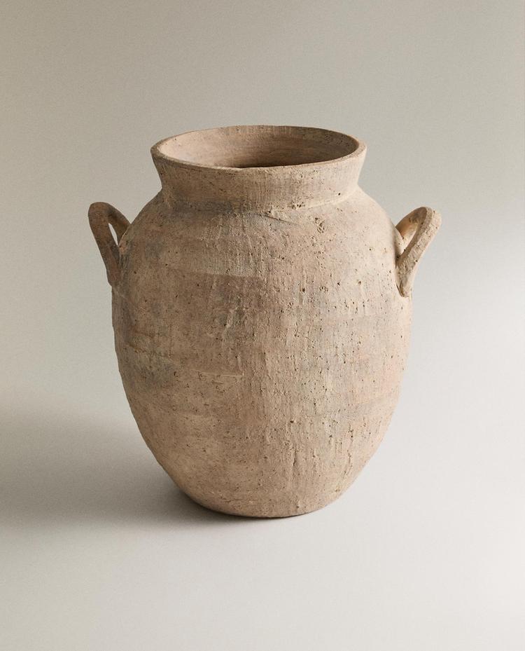 DECORATIVE OVAL CERAMIC VASE
