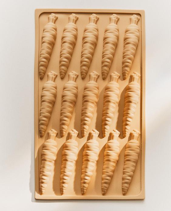 CARROT BAKING MOULD