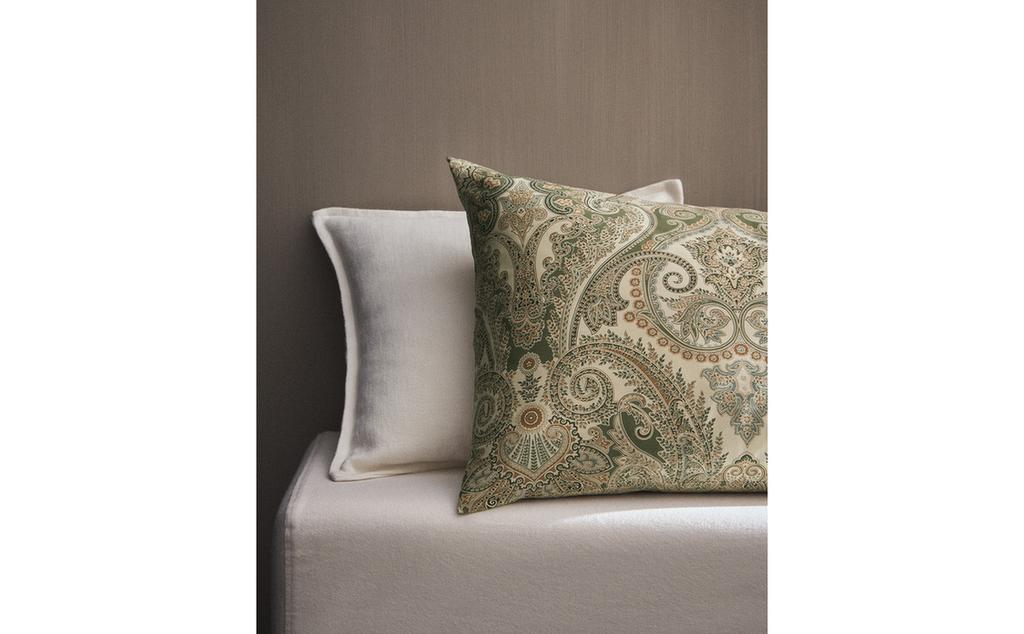 PAISLEY SATEEN COTTON PILLOWCASE (300 THREAD COUNT)