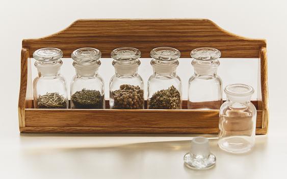 ESPECIERO MADERA BOTES VIDRIO