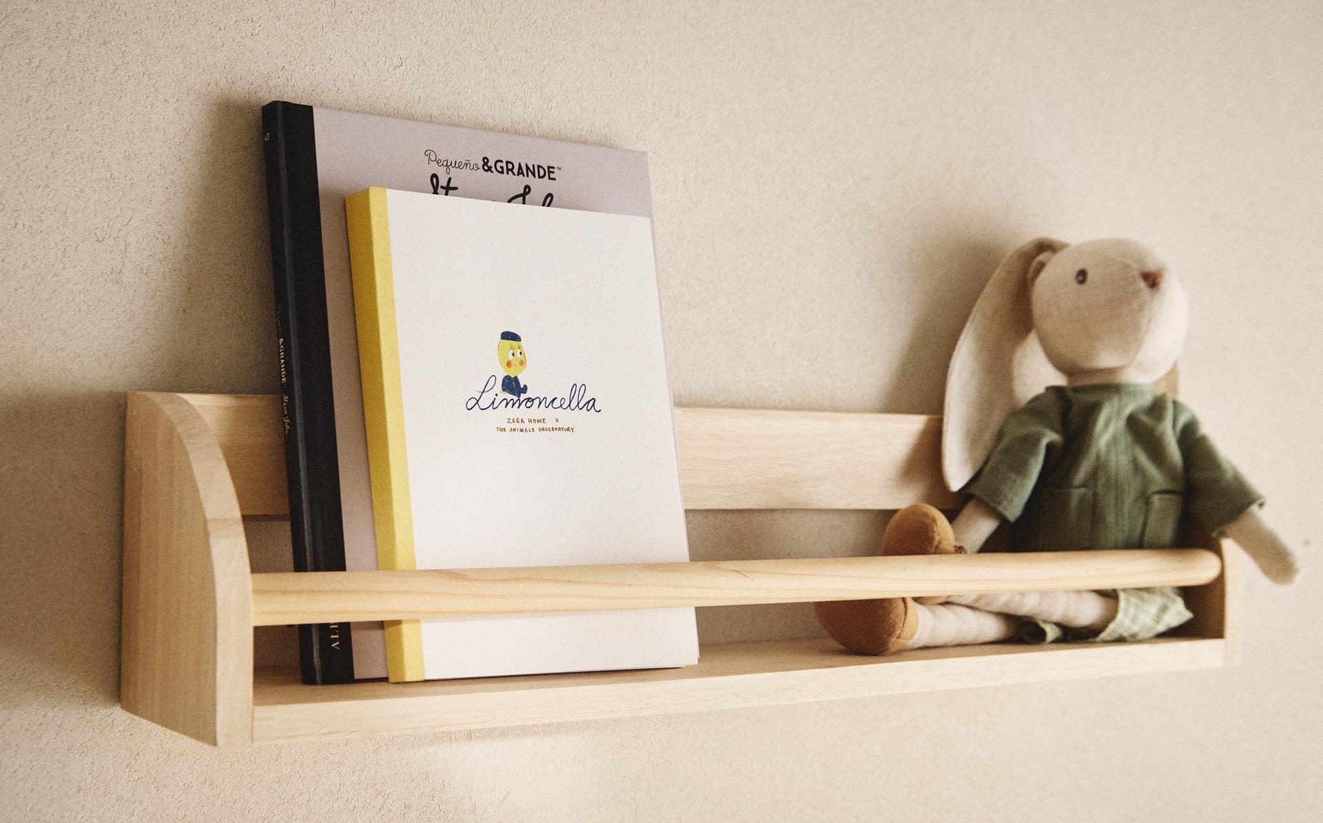 KIDS' WOODEN SHELF WITH FRONT BAR KIDS' WOODEN SHELF WITH FRONT BAR