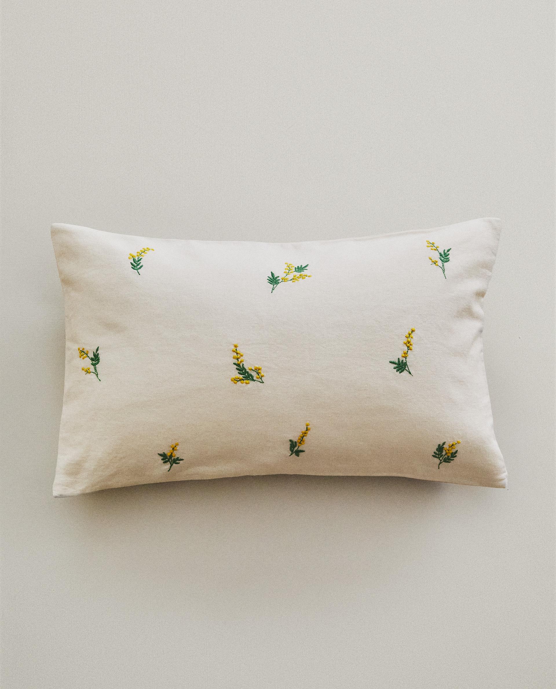 MIMOSA KUSSENHOES MIMOSA KUSSENHOES