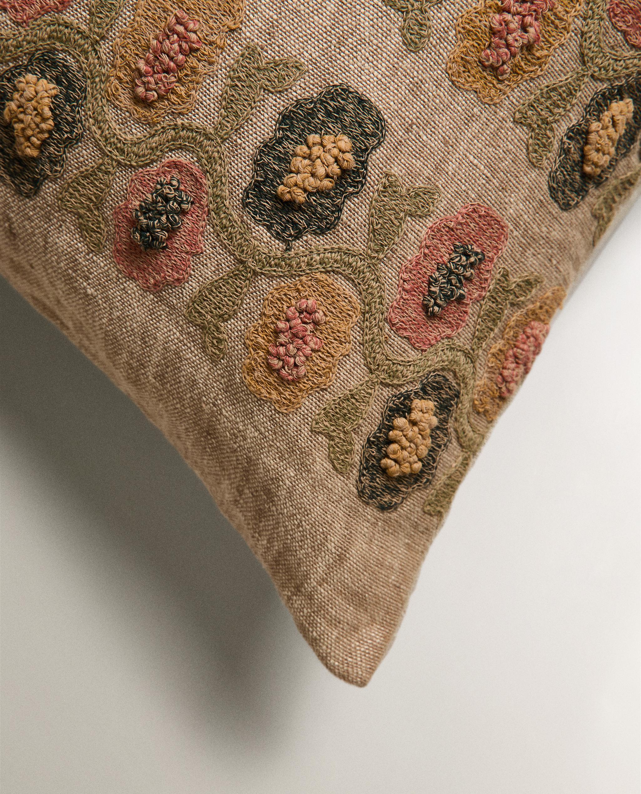 エンブロイダリー クッションカバー | Zara Home 日本/Japan