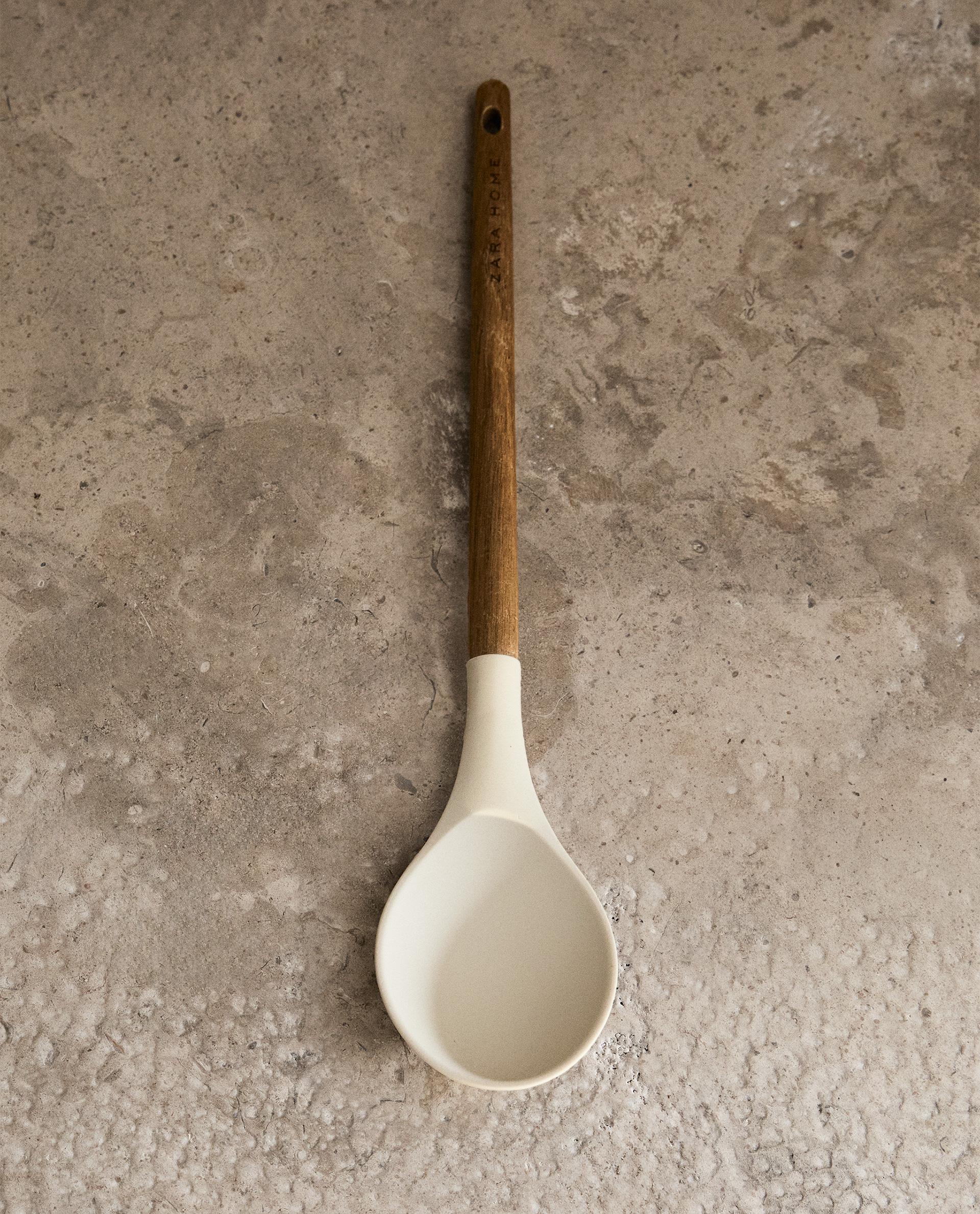 SILICONE AND WOODEN SPOON