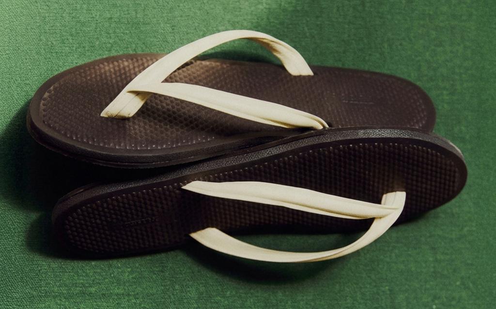 LEATHER STRAPPY SANDALS