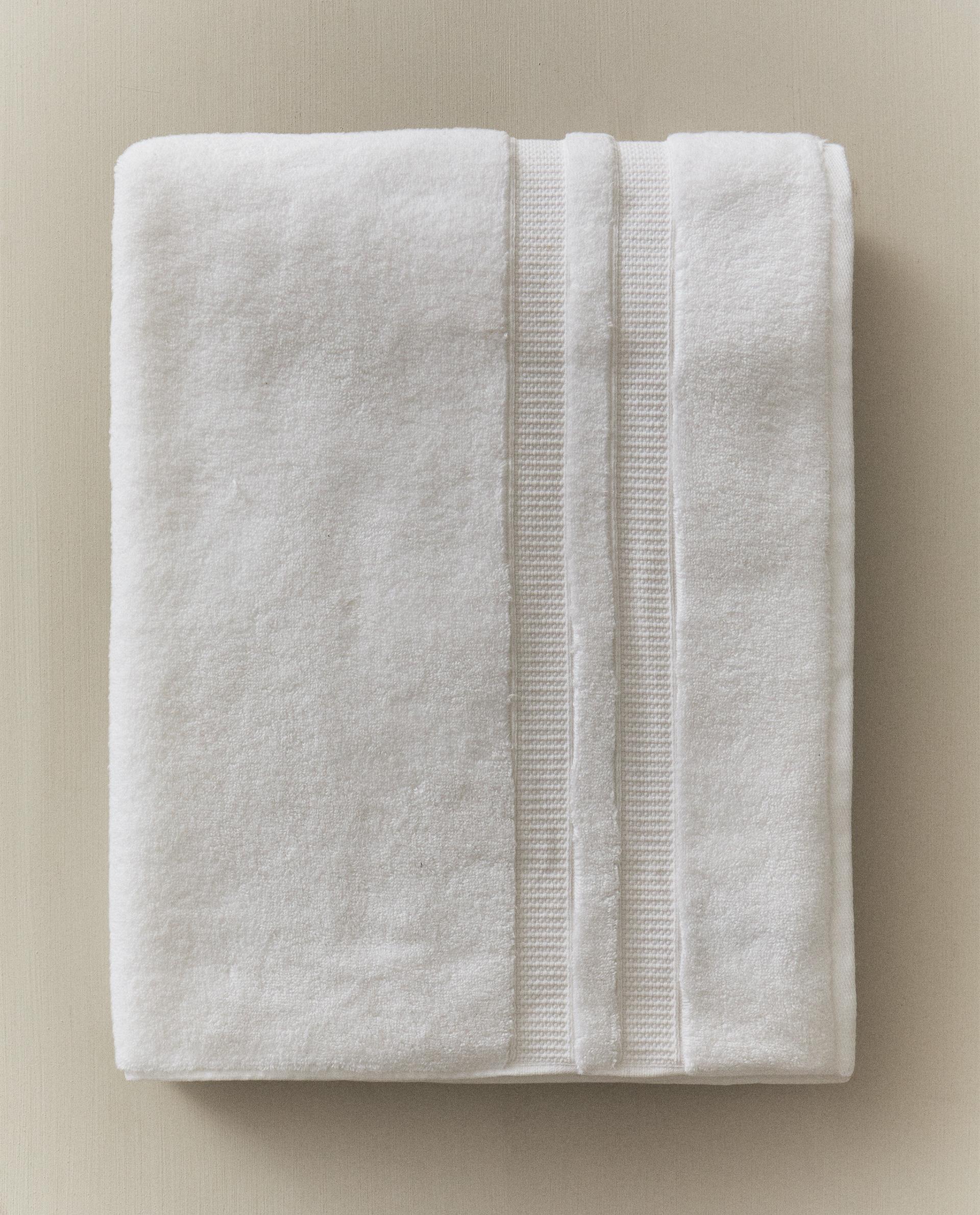 EXTRA SOFT DOUBLE BORDER BATH TOWEL product thumbnail 2