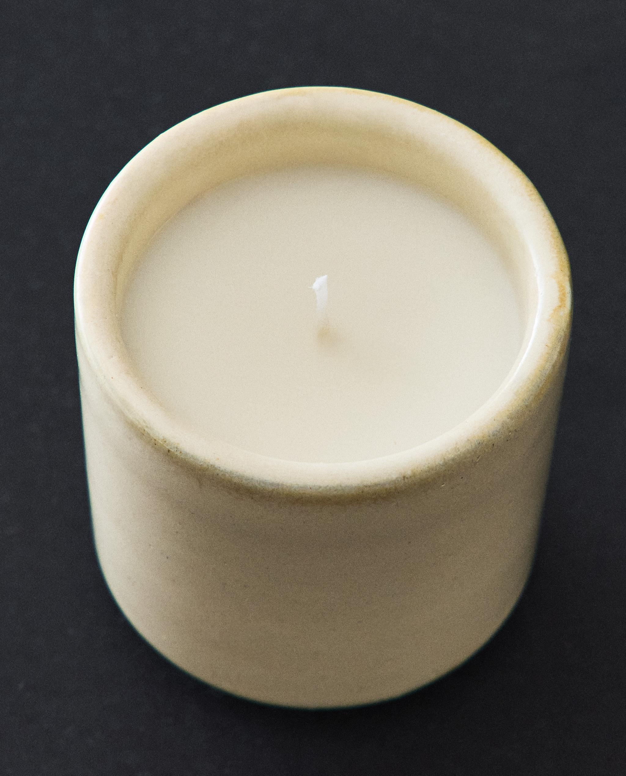 (125 G) SALTY BUTTER CROISSANT SCENTED CANDLE product thumbnail 7
