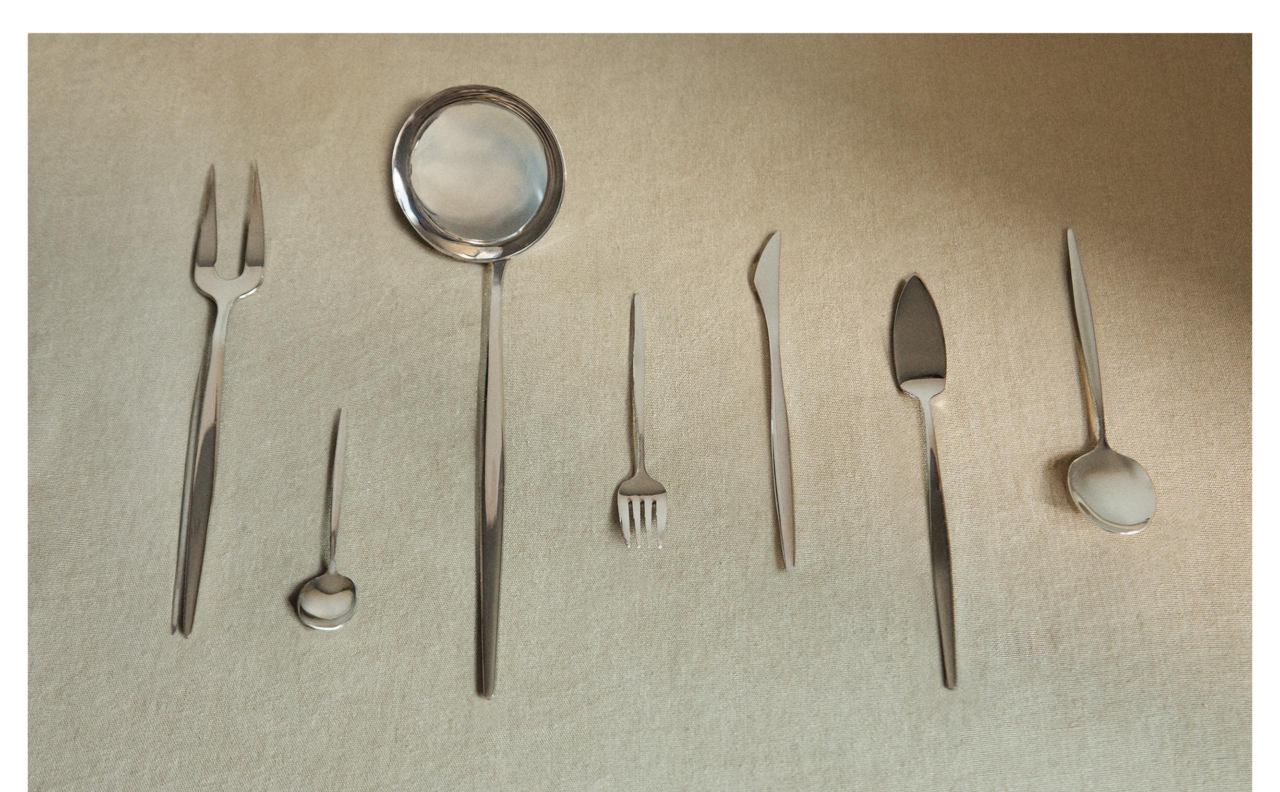 CUTLERY PIECES WITH EXTRA-FINE HANDLE (UNIT)