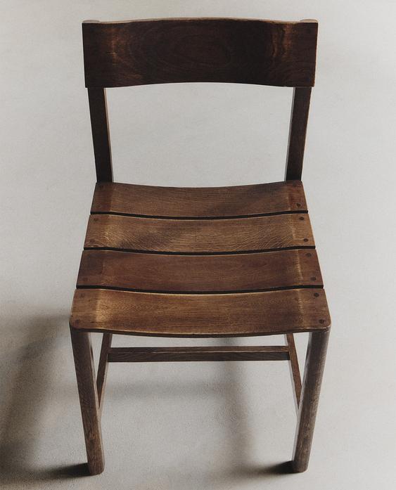 CHAIR 04