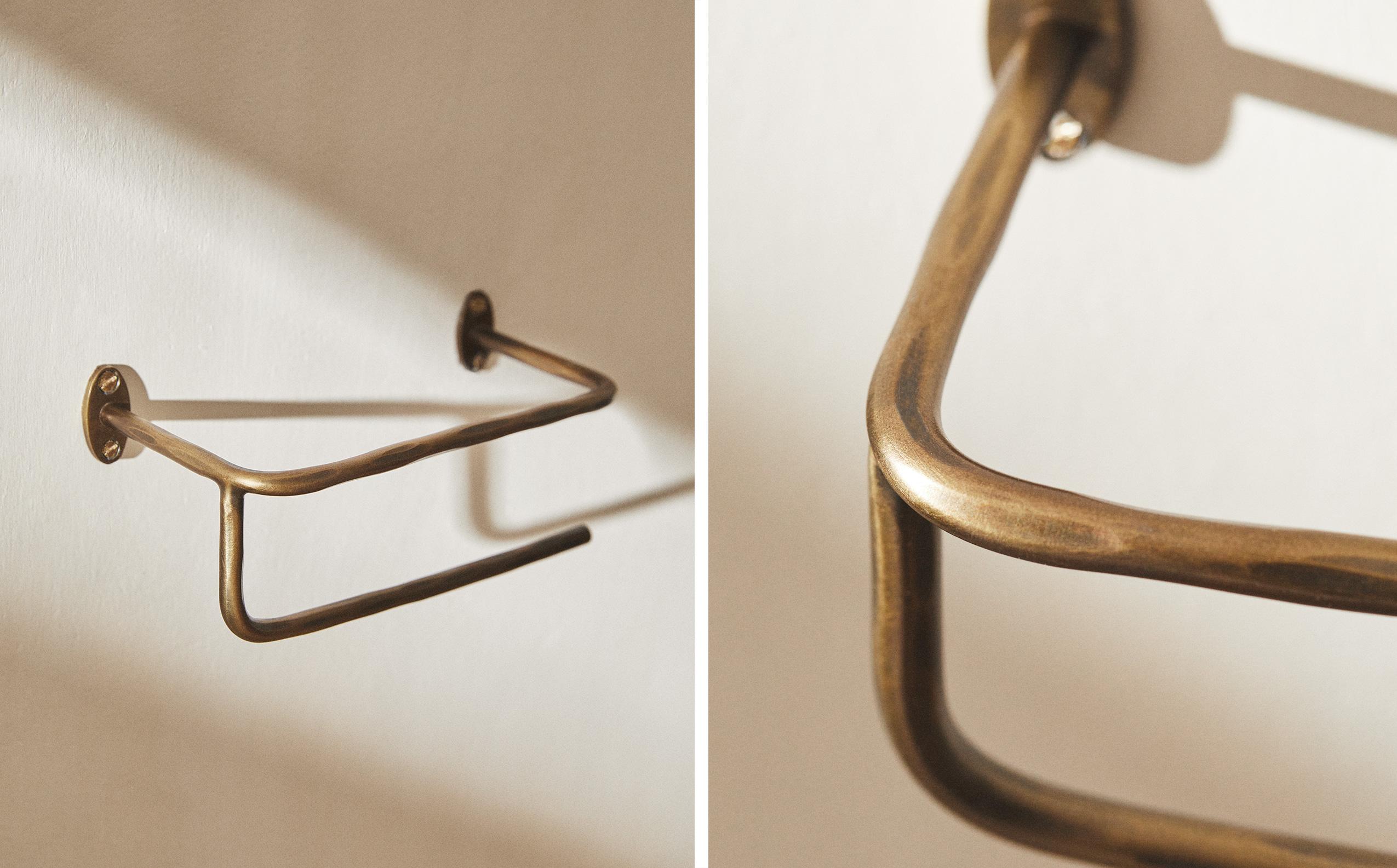 GOLDEN TOILET PAPER HOLDER