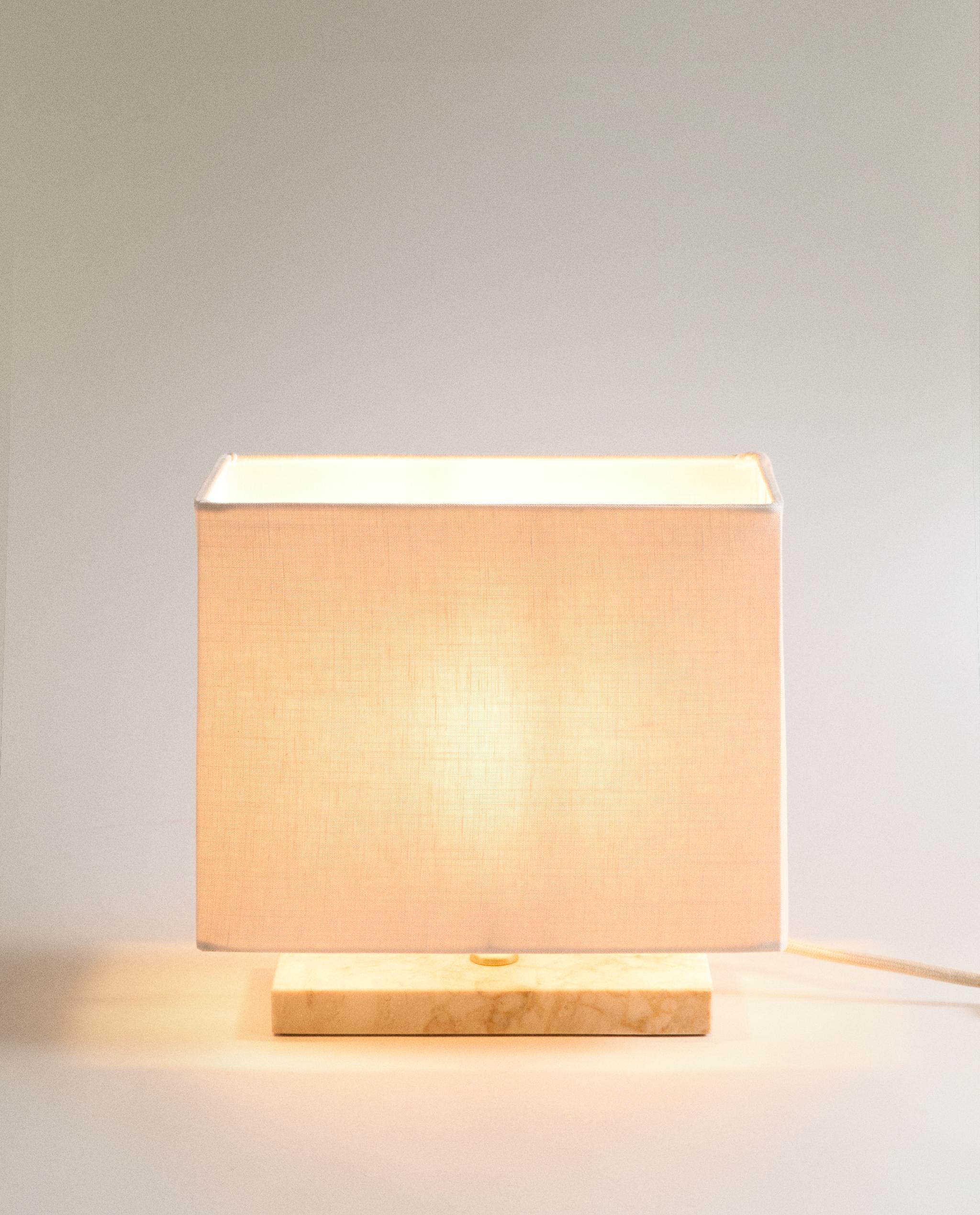 MARBLE AND LINEN TABLE LAMP product thumbnail 4