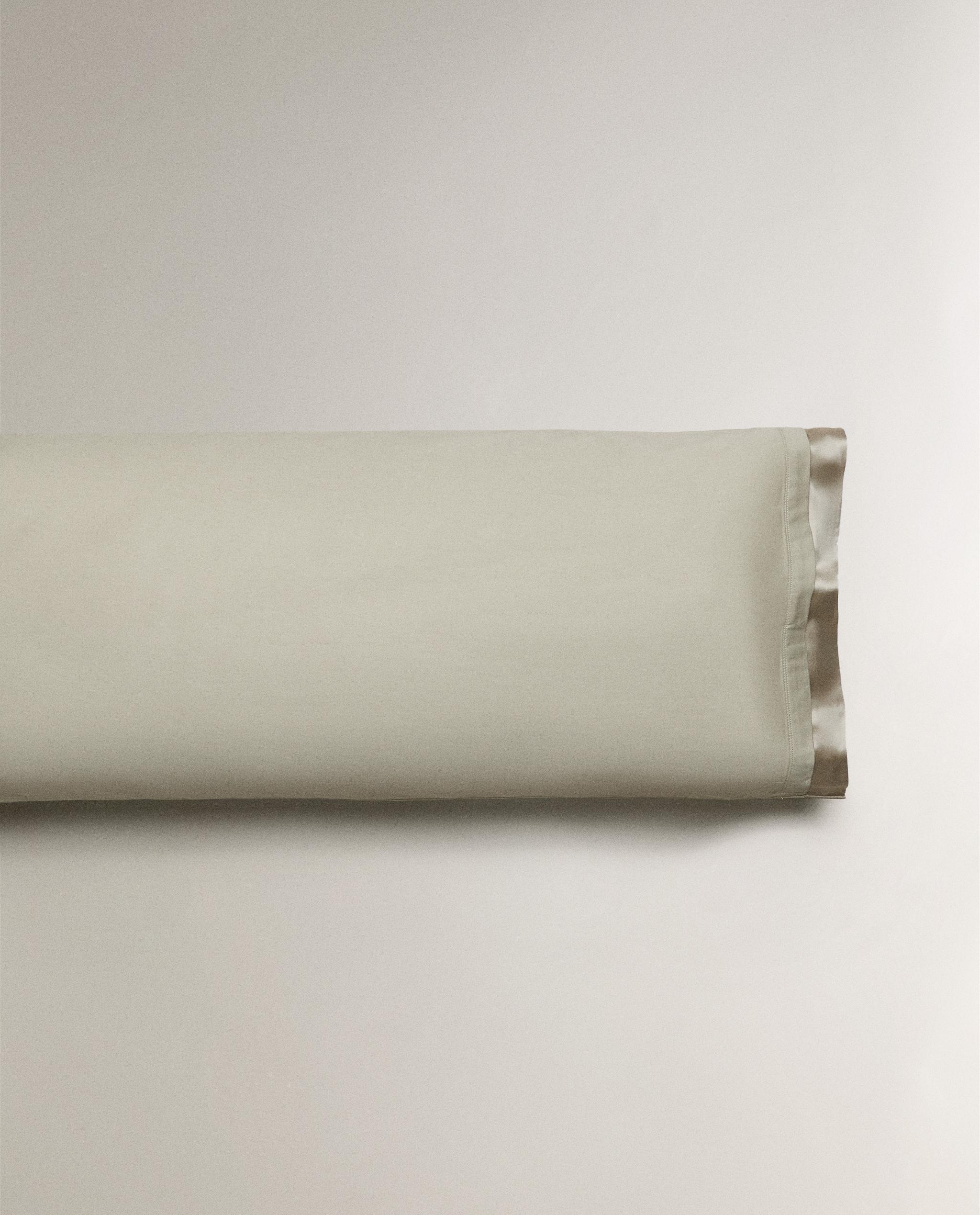 SATEEN PILLOWCASE WITH SILK BORDER (300 THREAD COUNT) product thumbnail 5