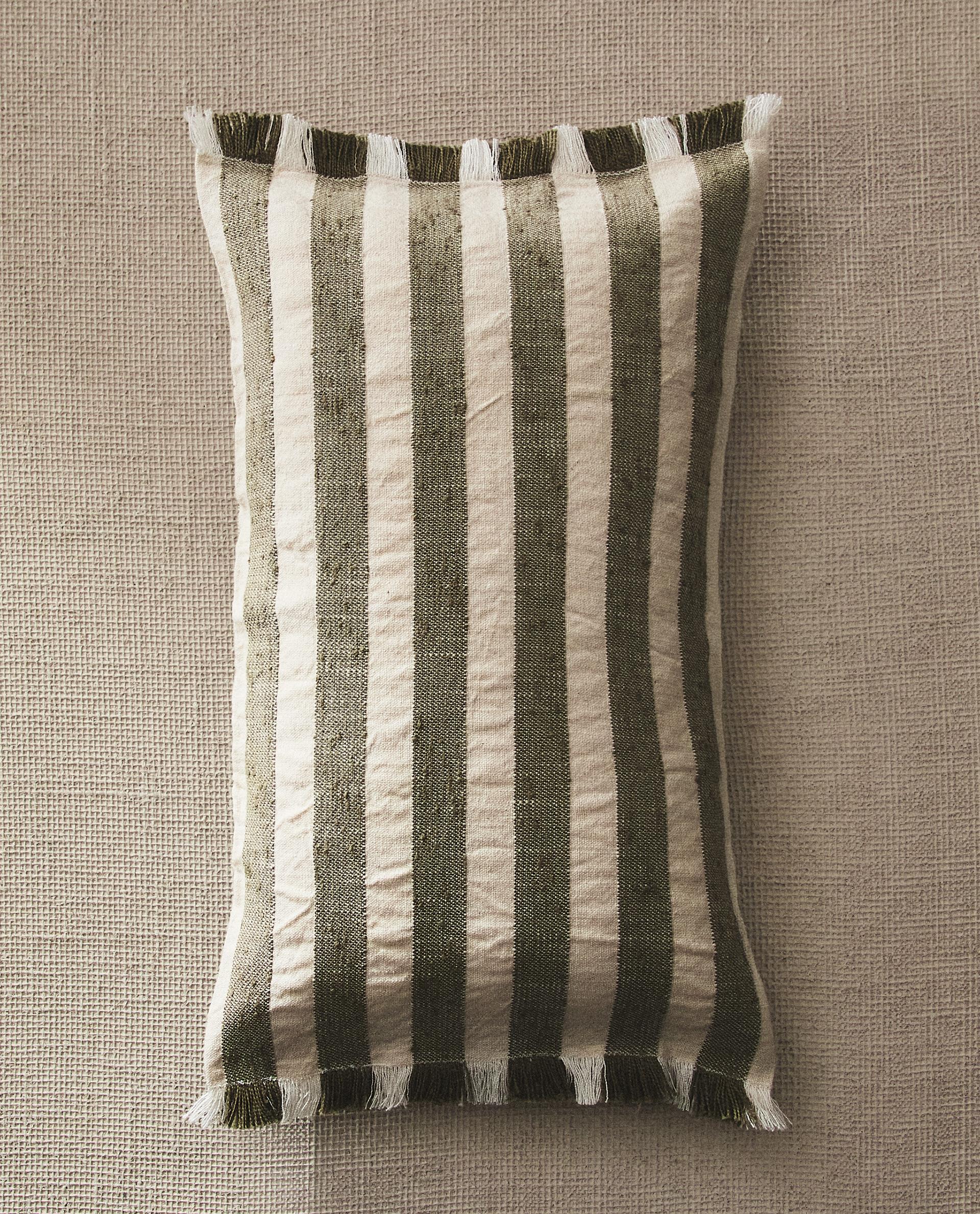 フェザーダウンクッションフィラー XXLサイズ | Zara Home 日本