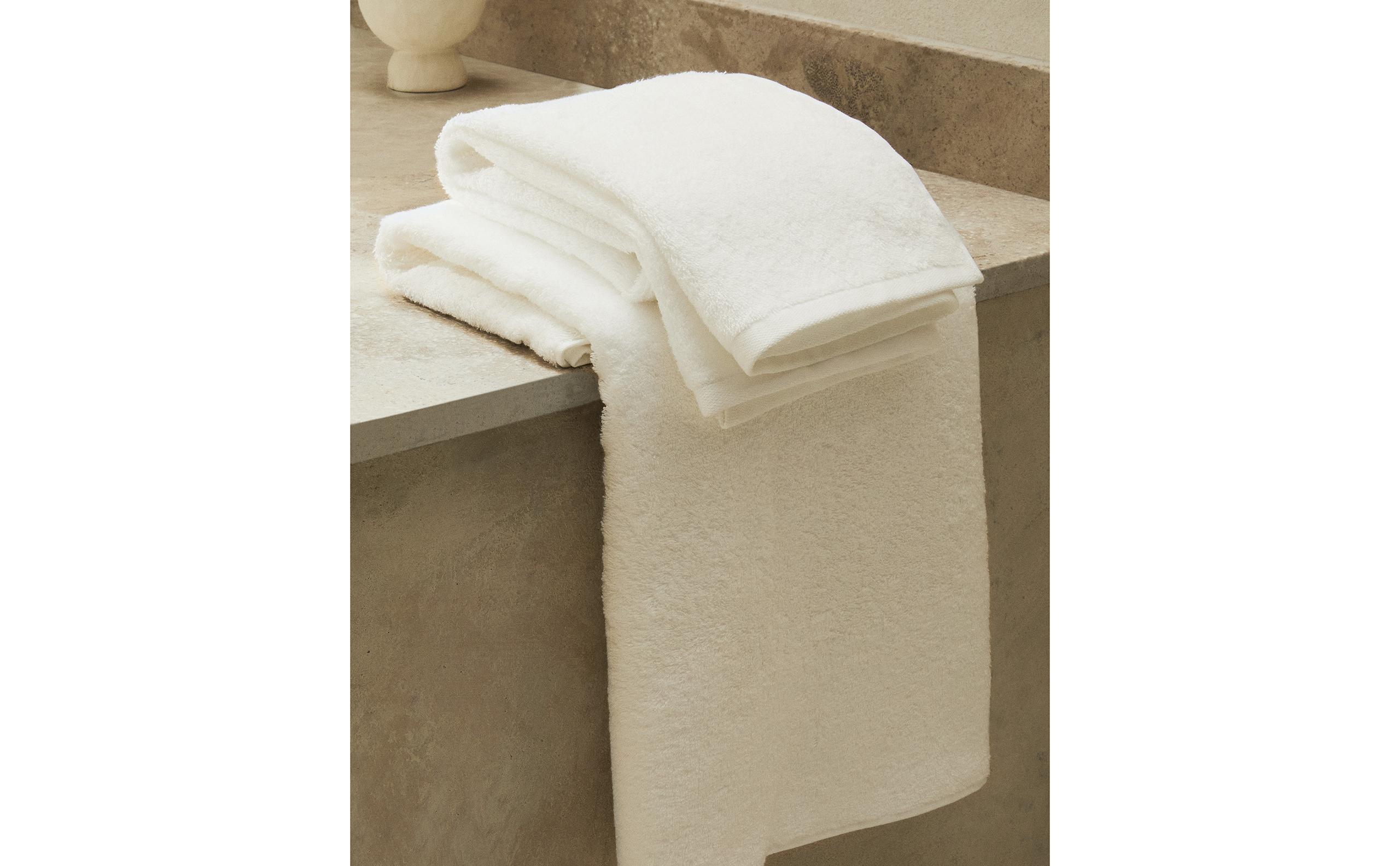 EXTRA SOFT BATH TOWEL