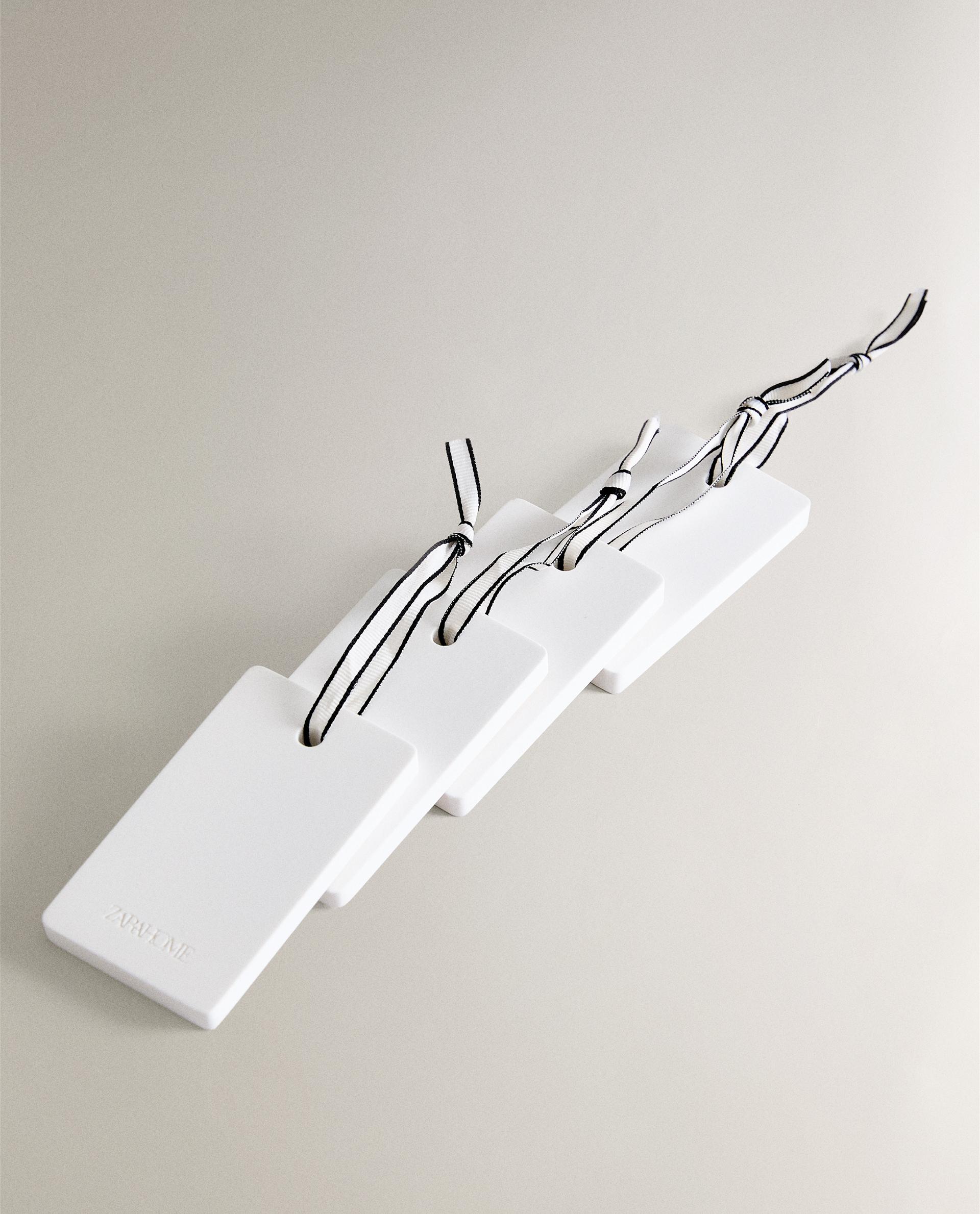 WHITE POWDERY SCENTED WARDROBE BAR PACK (PACK OF 4) product thumbnail 3