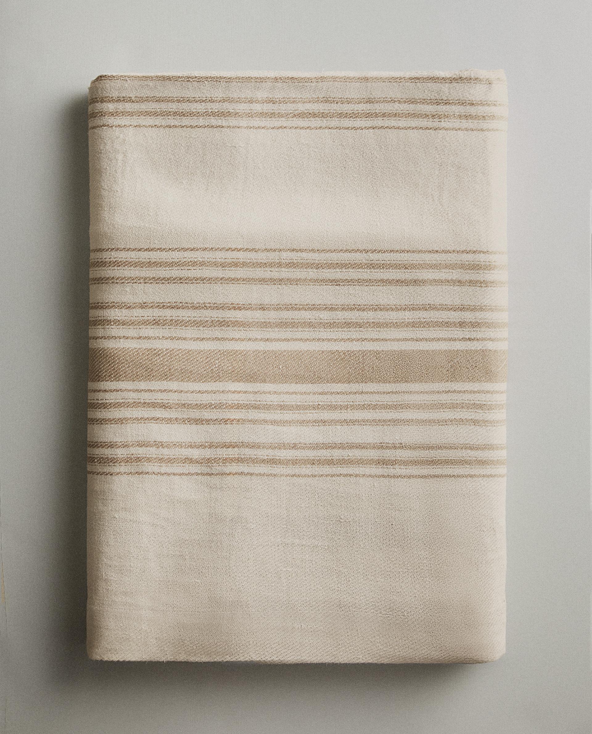 EXTRA-LARGE STRIPED LINEN BLANKET