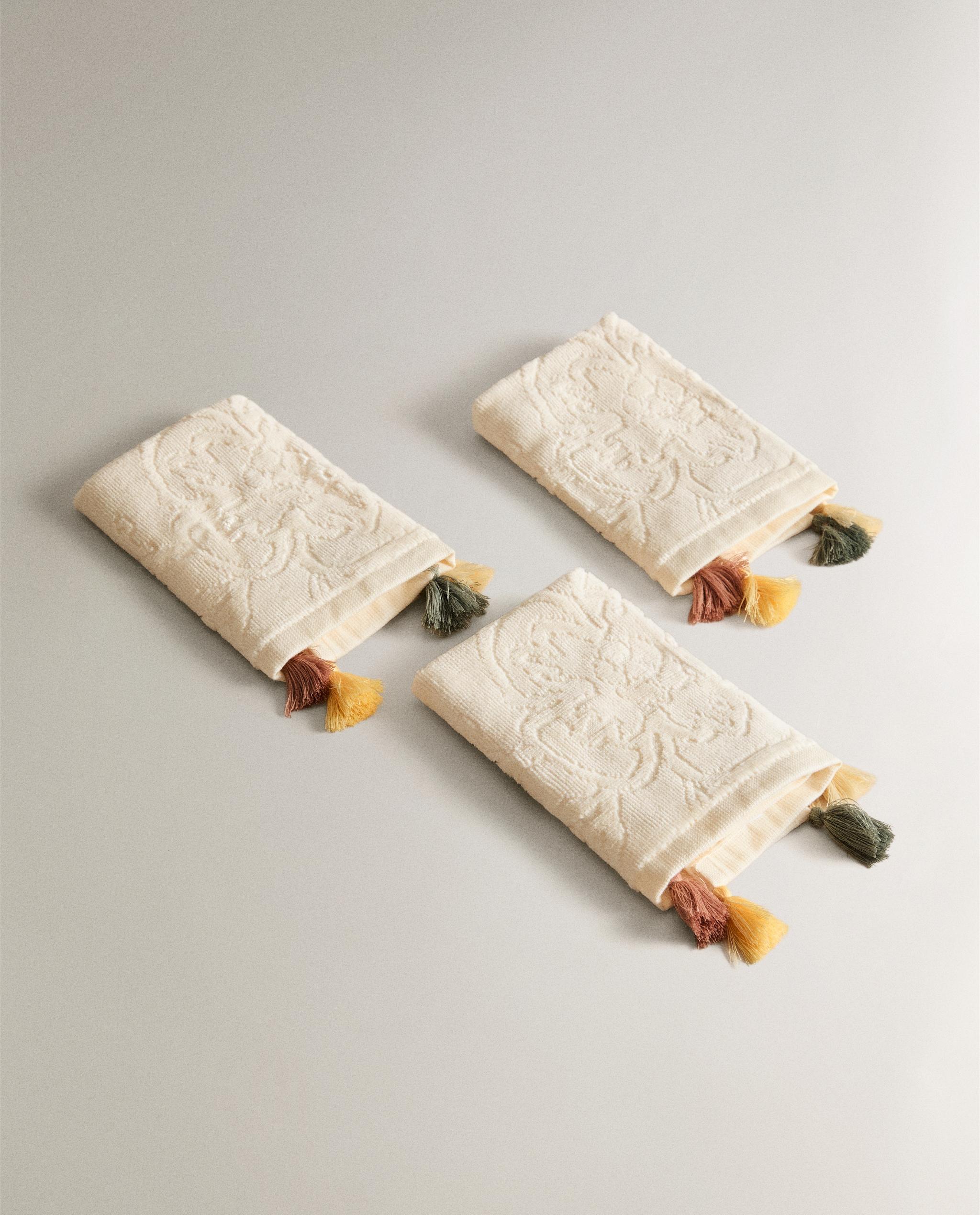 PACK OF HAND TOWELS WITH TASSELS (PACK OF 3) product thumbnail 4