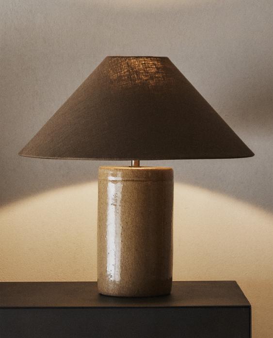 TABLE LAMP WITH STONEWARE BASE TABLE LAMP WITH STONEWARE BASE