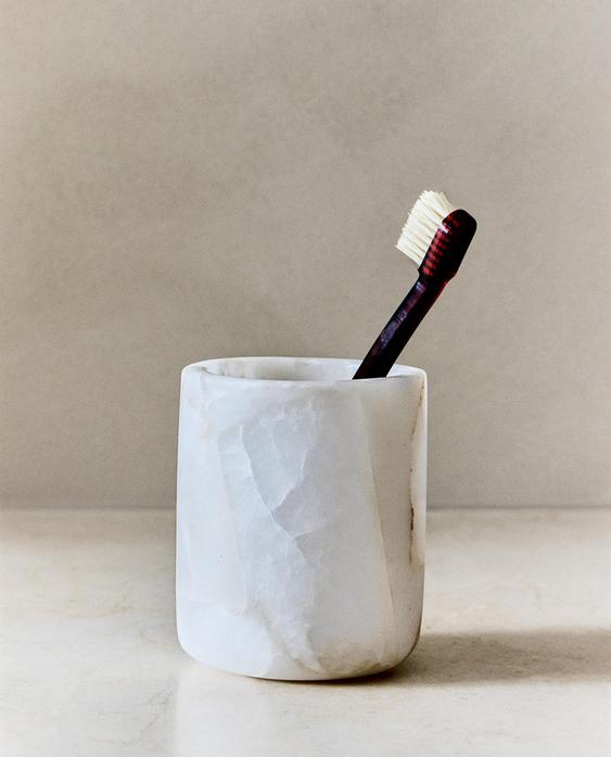 ALABASTER RESIN TOOTHBRUSH HOLDER