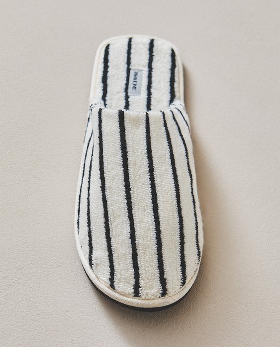 BADSTOFFEN BADSLIPPERS MET STREPEN BADSTOFFEN BADSLIPPERS MET STREPEN