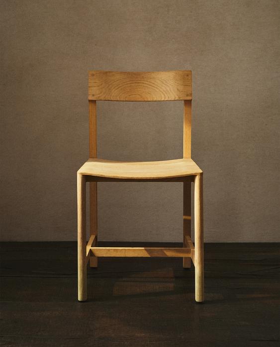 CHAIR 04