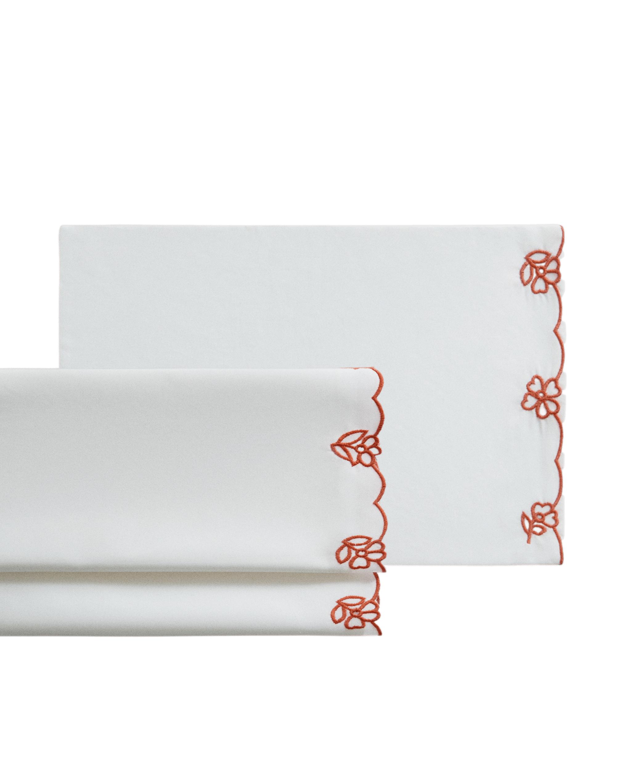COT PILLOWCASE AND FLAT SHEET SET WITH EMBROIDERED FLOWERS product thumbnail 8