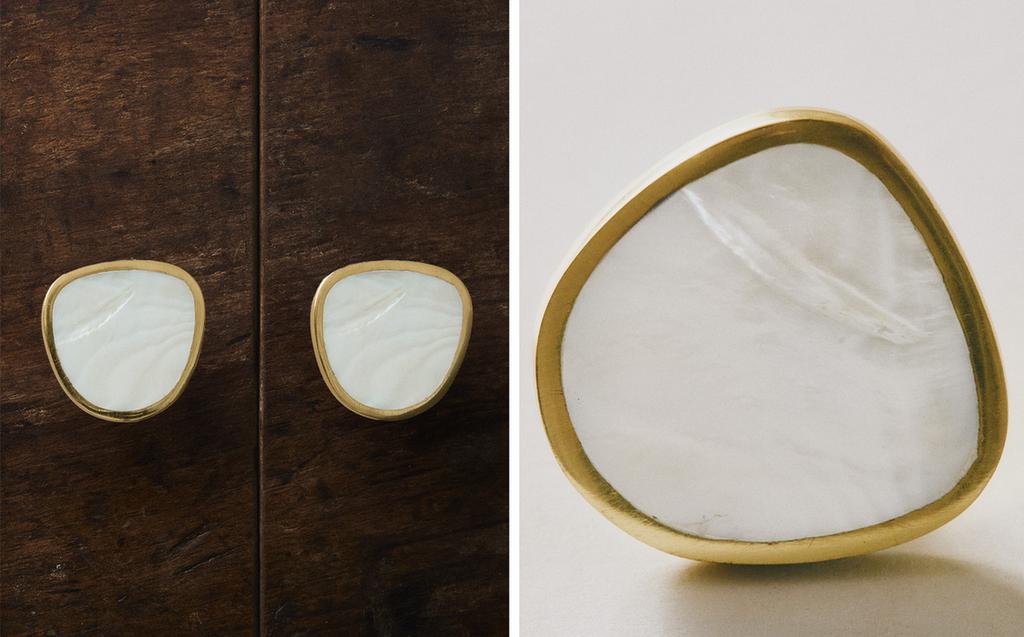 PACK OF IRREGULAR MOTHER-OF-PEARL DOOR KNOBS (PACK OF 2) PACK OF IRREGULAR MOTHER-OF-PEARL DOOR KNOBS (PACK OF 2)