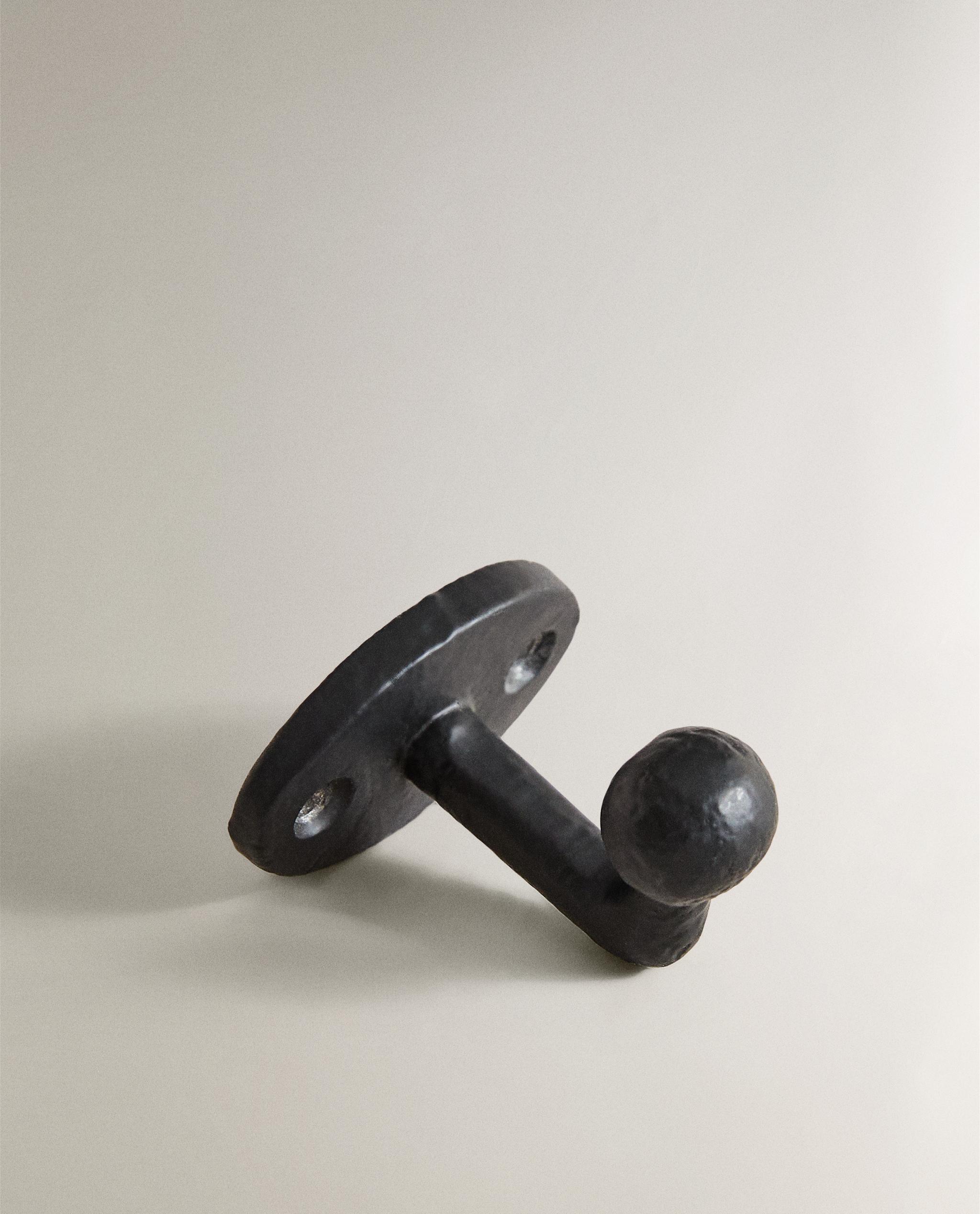 IRON HOOK product thumbnail 6
