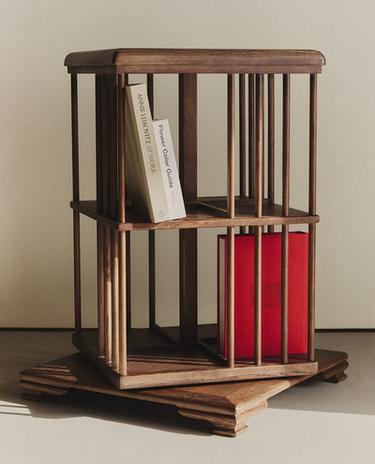 LIBRERÍA GIRATORIA