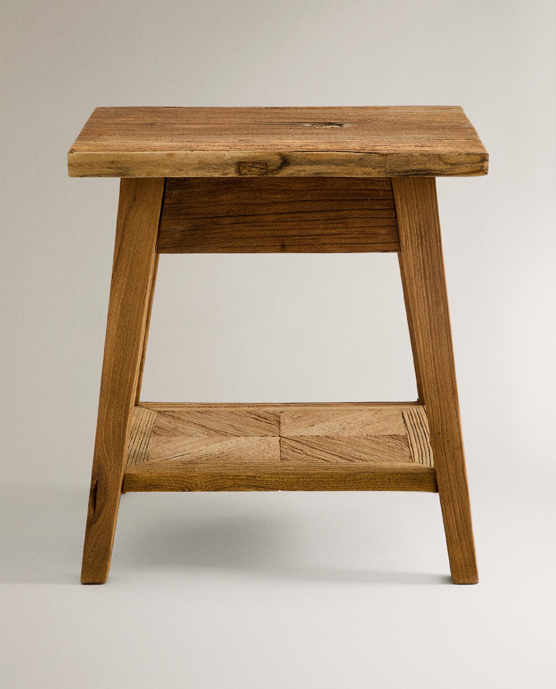 LITTLE WOODEN TABLE