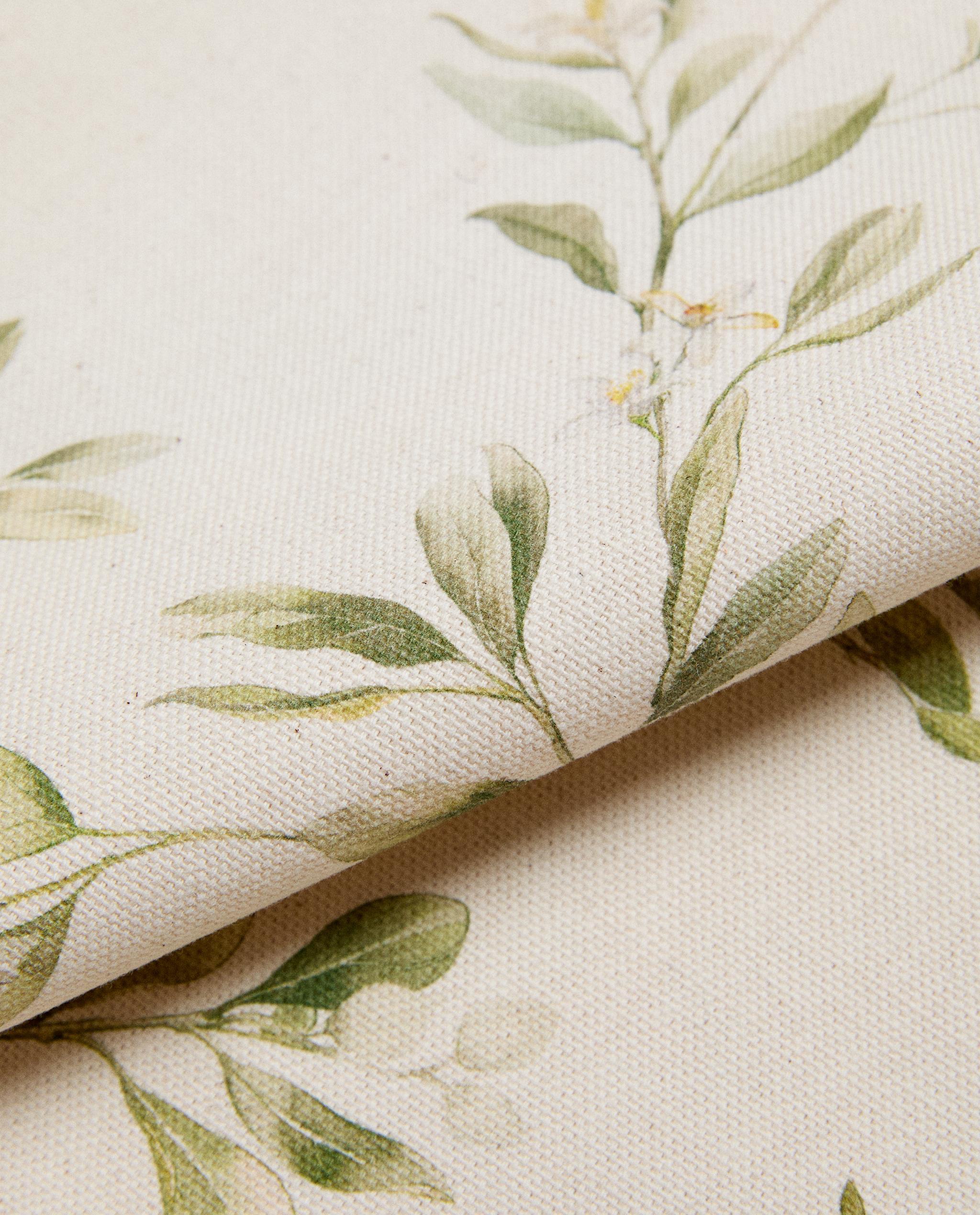 PACK OF BRANCH AND FLORAL PRINT NAPKINS (PACK OF 2) product thumbnail 6